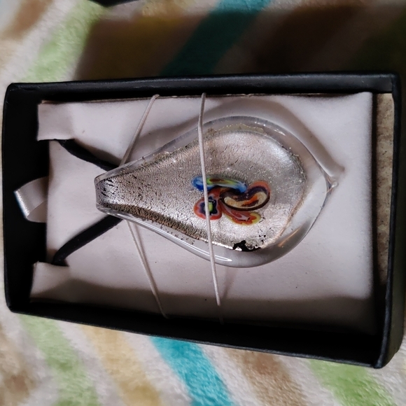 5. PmMade in Italy Murano Glass Necklace on Leather Cord - Picture 4 of 4